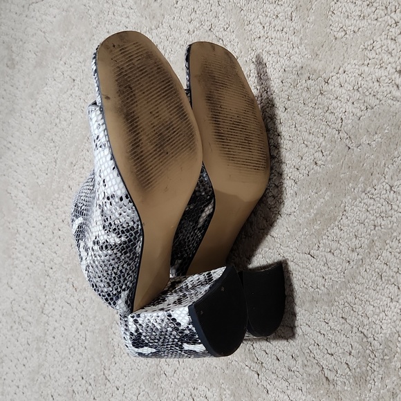 Marc Fisher - Picture 5 of 6